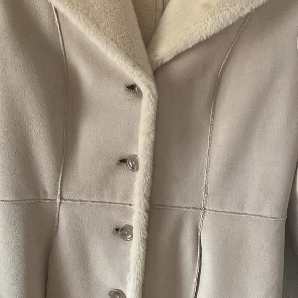 Ann Taylor Faux Suede Coat Medium 38”L x 20”W - Very Luxurious! - Picture 3 of 9